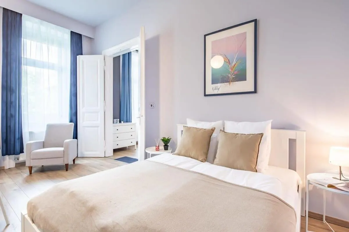 Central - New - Very Comfy location